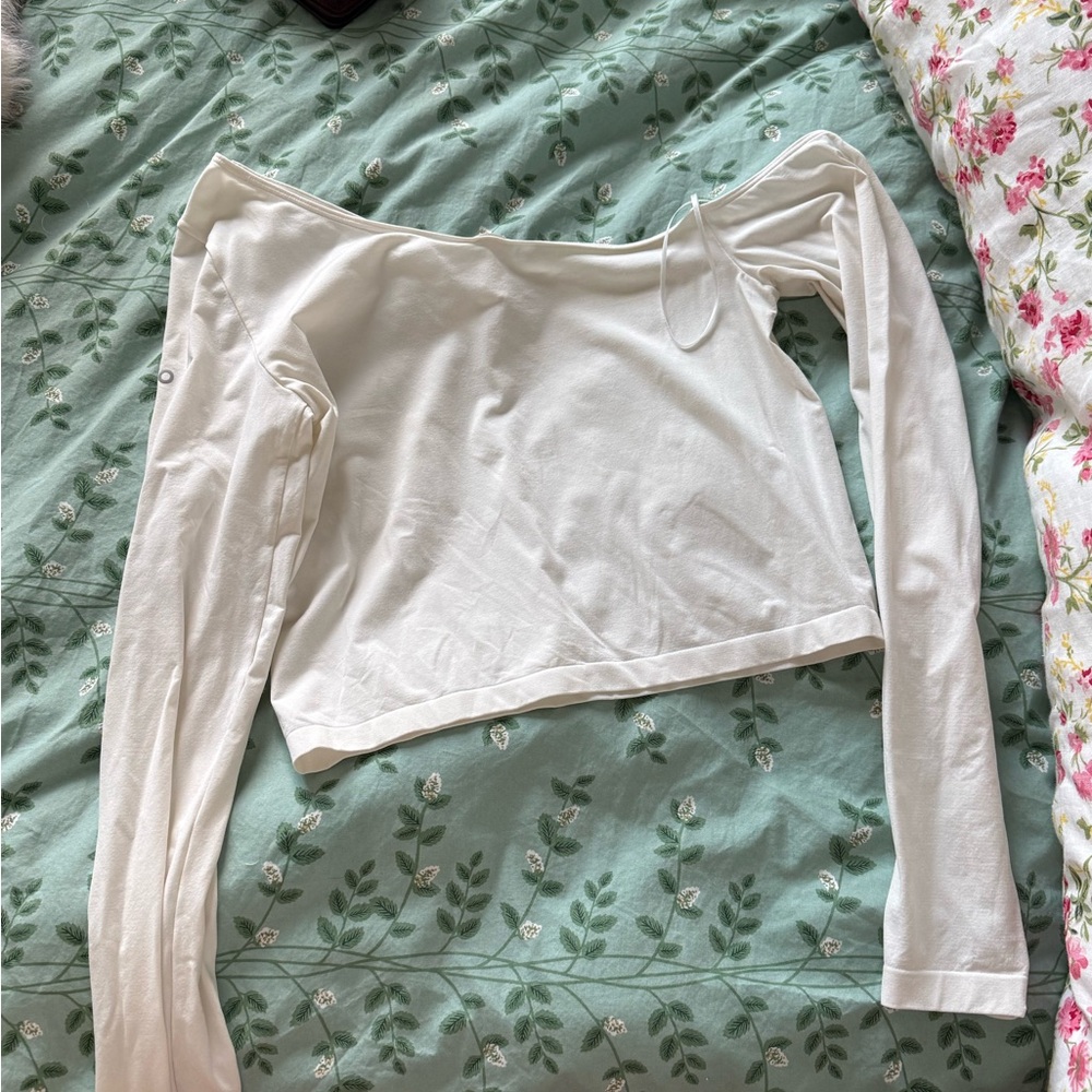 ALO Yoga White Long Sleeve Top - Picture 2 of 3